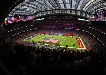 Super Bowl Odds: Favorites, Outsiders, and Pretenders