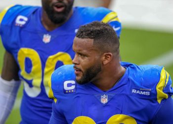 2021 NFL DPOY Odds, Key Trends & Expert Pick