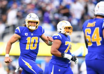 TNF Picks, Odds, & Lines – Chiefs at Chargers | Week 15