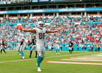Monday Night Football Picks, Odds, & Lines - Dolphins at Saints